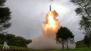 كوريا الشمالية تطلق مقذوفاً صاروخياً تجاه بحر اليابان